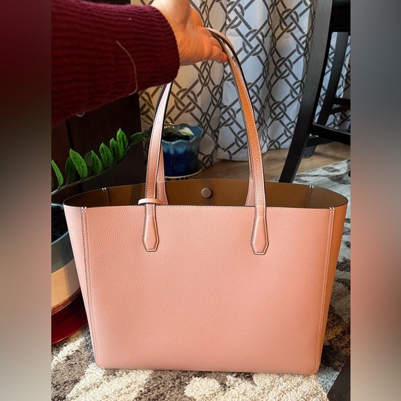 ❌SOLD❌NWT Tory Burch Large Tote with pouch - Picture 3 of 7